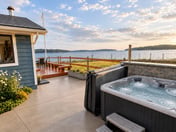 Whale Watching I Beachfront I Hot Tub I Sleeps 9