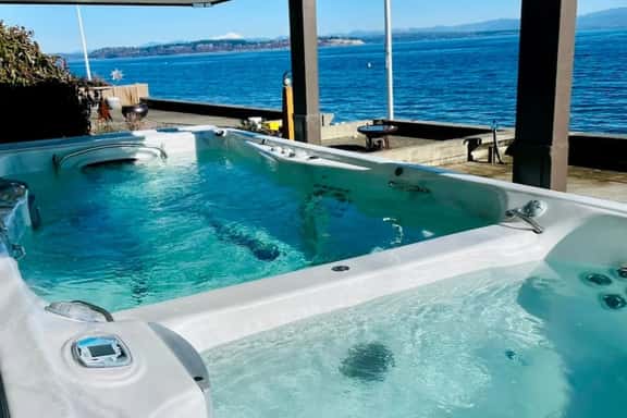 Beachfront Access I Pool & Hot Tub I Sleeps 10 - Image 1