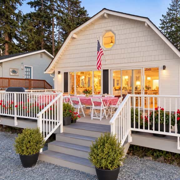 Baby Island Bungalow | Waterfront Cabin & Beach - Image 1
