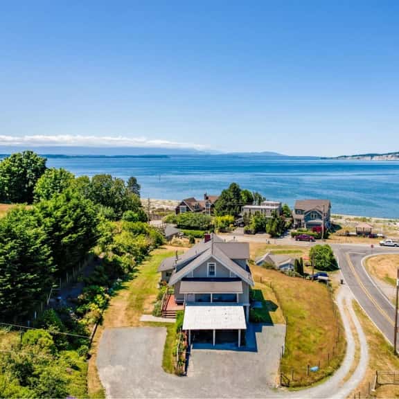 Maxwelton Farmhouse | Beach Access | Sleeps 18 - Image 1