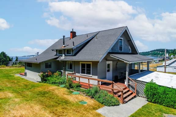 Maxwelton Farmhouse | Beach Access | Sleeps 18 - Image 3